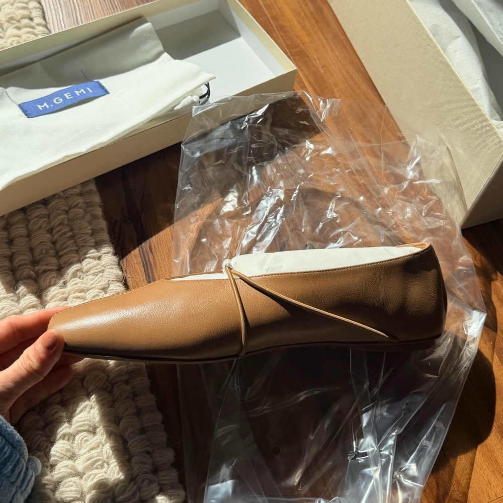 M. Gemi The Una Flats in Light Tan Nappa - Picture 8 of 12
